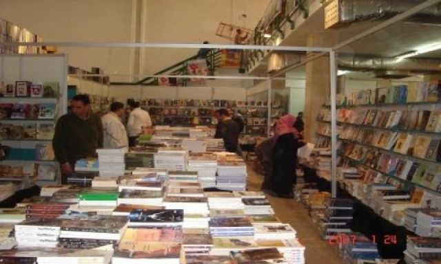 معرض القاهرة للكتاب يأتي في الشتاء ليحتفي بثورات الربيع العربي