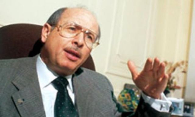 المصرية للاتصالات تتبرع لمؤسسة محمد صبحي