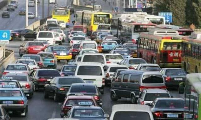 محافظة القاهرة تُعد دراسة لحل أزمة الازدحام المرورى