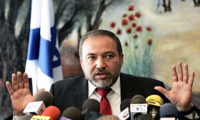 ليبرمان يتهم أعضاء الكنيست العرب بخيانة سوريا وإسرائيل