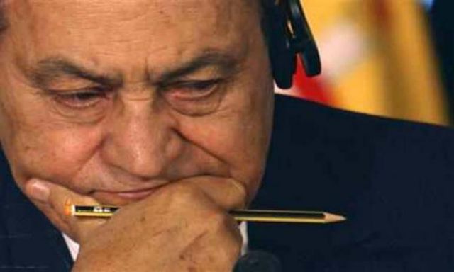بلاغ للنائب العام يتهم مبارك باستخدام فرقة "بلاك ووتر" لقتل المتظاهرين