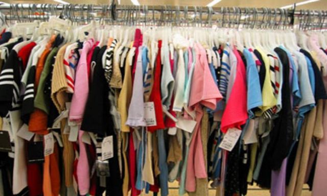 الداعور  :انتعاش فى أسواق الملابس بسبب عيد الأم