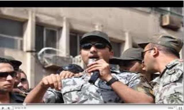 ضباط الشرطة وافراد الجيش ينتشرون بميدان التحرير لتأمينه