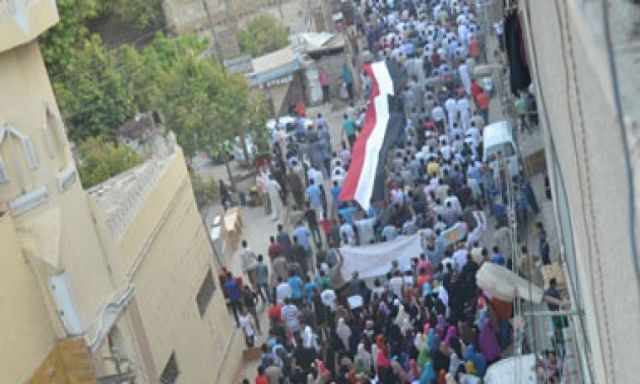 مساجد محافظة الشرقية تشهد وقفات للمصلين يرددون: الجيش والشعب إيد واحدة