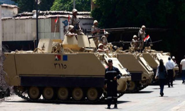 قوات الجيش تتواصل فى تأمين ميدان التحرير من عدة جهات