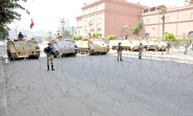 رجال القوات المسلحة يؤمَنون ميدان التحرير خوفًا من وصول الإخوان إليه