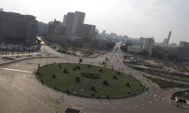 لأول مرة منذ حظر التجوال .. غياب تام لقوات الجيش عن مداخل ميدان التحرير