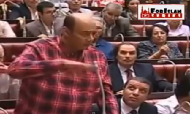 بالفيديو .. شاهد أحمد بدير وهو يضحك لجنة الـ50: أنا جاى أهزر