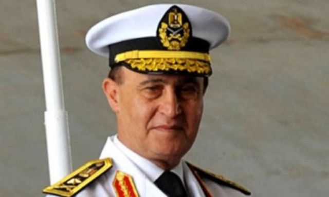 مميش: الجيش المصري يؤمن قناة السويس برا وبحرا وجوا