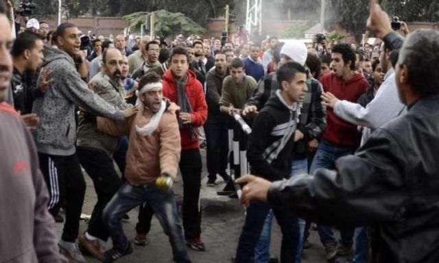 اشتباكات عنيفة بين المتظاهرين والأهالى بالطالبية