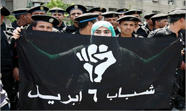 6 ابريل تدعو لإسبوع إحتجاج ضد قانون التظاهر والمحاكمات العسكرية