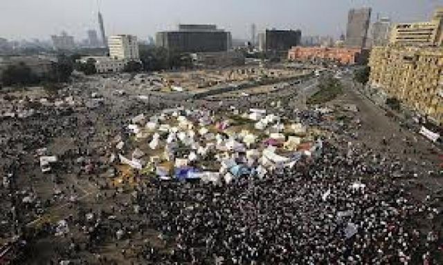 عاجل: توافد العشرات من أنصار ”الاخوان” على ميدان التحرير