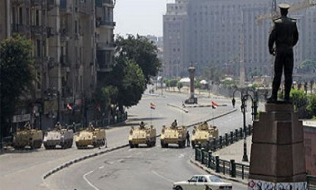 الجيش يواصل إغلاق ميدان التحرير ويكثف تواجده أمام دار القضاء العالى