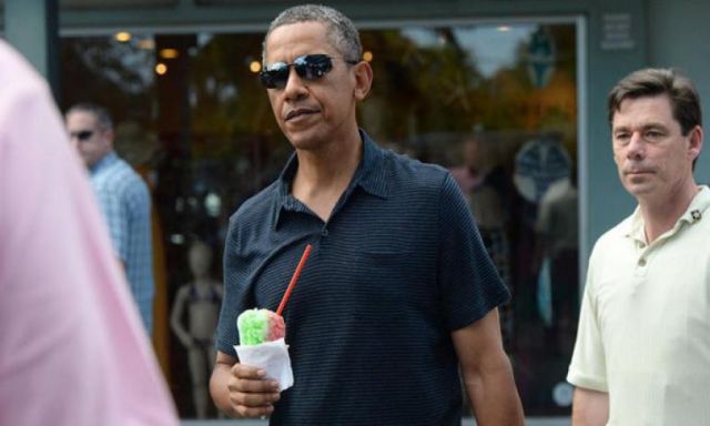 أوباما يختتم 2013 بكوب من الثلج بنكهة الفاكهة