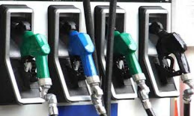 على مسئولية شعبة المواد البترولية : نقص البنزين شائعة تستهدف إفساد الاستفتاء