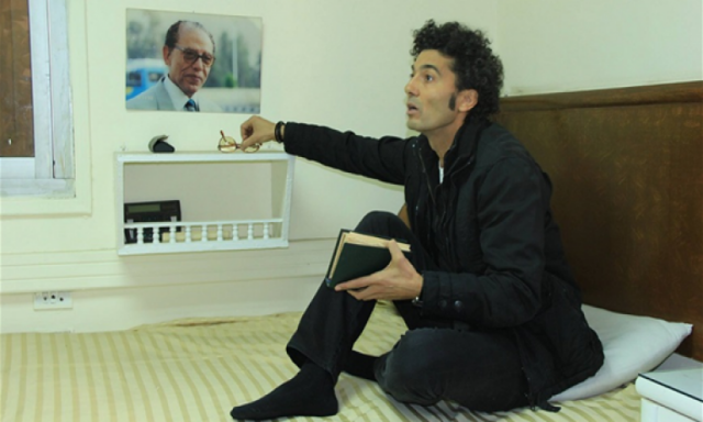 خالد النبوي يقضي يوماً في مكتب العالم مصطفى محمود