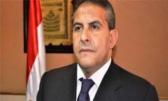 طاهر أبوزيد يحل مجلس إدارة النادي الاهلي