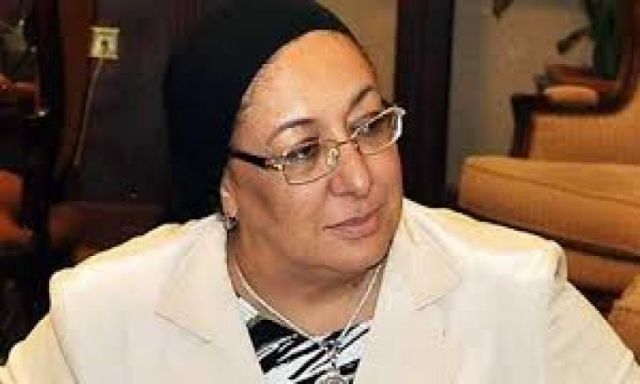 وزيرة الصحة : سيارات إسعاف بأكاديمية الشرطة وميدان التحرير لتأمين محاكمة المعزول