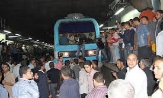 الإخوان يعطلون مترو المرج بالإطارات المحترقة