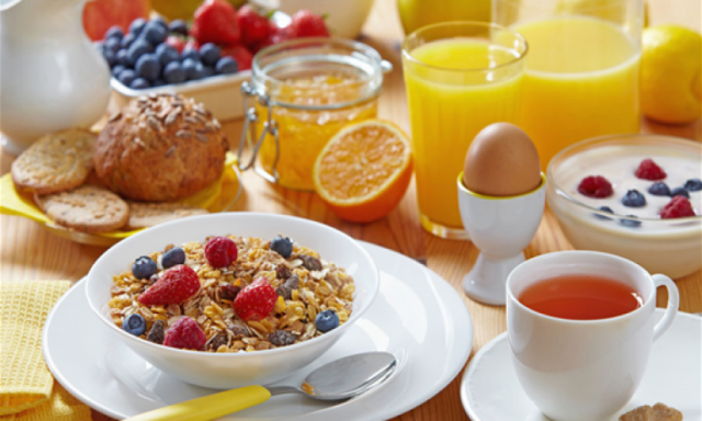 دراسة: ترك الإفطار في المراهقة يؤدي للإصابة بالسمنة والسكر