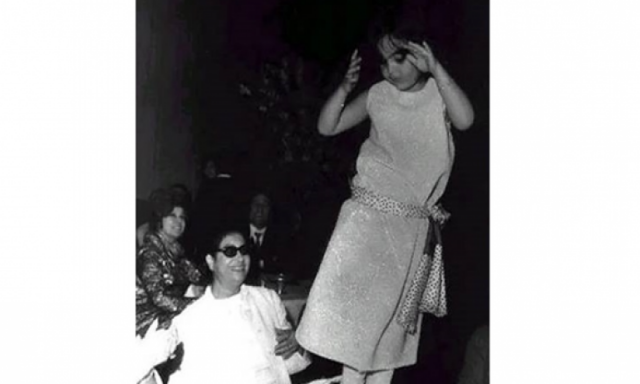 صورة نادرة لـ”شريهان” وهي ترقص أمام الست أم كلثوم