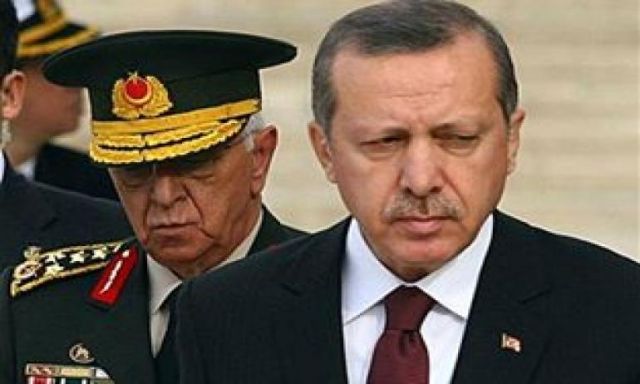 ”اردوغان” يستعرض عضلاته على رئيس الأركان