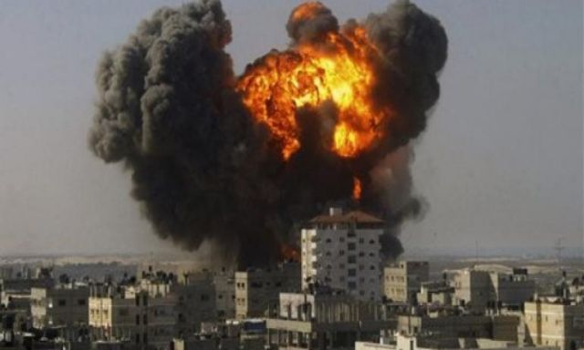 هأارتس :دبابات الجيش الإسرائيلى تحاصر قطاع غزة للرد على اختراق ”حماس” لاتفاق التهدئة