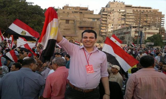 ناشط قبطي:المصريون جعلوا من مقال باسم يوسف قضية ”الساعة” وتركوا أزمات مصر لـ ”البركه”