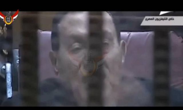 بالفيديو .. عمرو مصطفى يطلق أغنية للمخلوع .. و”الفيس بوك”: مبارك بطل
