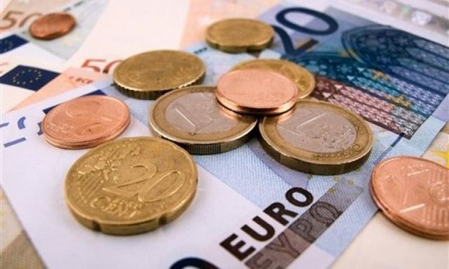 أسعار الإسترليني ترتفع على اليورو وتتراجع أمام الدولار الأمريكى