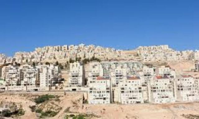 إسرائيل تستولى على 300 كيلو متر من الأراضي الفلسطينية لاقامة مستوطنات عليها
