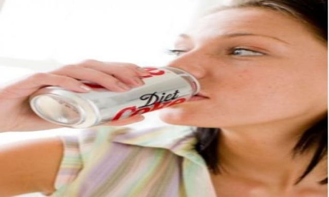دراسة: تناول المشروبات الغازية يوميا يصيب النساء بمرض السكر
