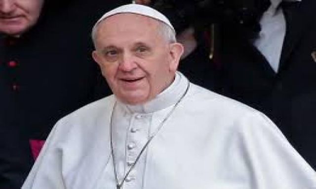 بابا الفاتيكان يطالب المسئولين في سوريا بوقف استخدام الأسلحة