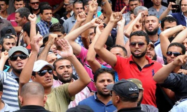 الاشتراكيون الثوريون : الشرطة فرقت اثوار من ميدان التحرير بالخرطوش