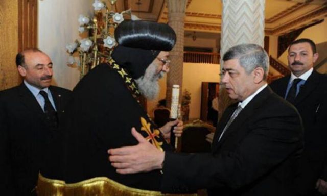 وزير الداخلية يقدم التهانى للبابا تواضروس الثانى بمناسبة عيد القيامة المجيد