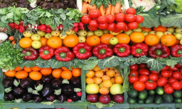 إستقرار أسعار الخضار والطماطم تسجل  1.5 جنيهفى القطاعى وتراوحت في القطاعي بين 3 و3.5 جنيه