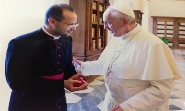 بابا الفاتيكان يعين ”مصري” سكرتير شخصي له