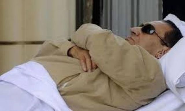 مبارك يصل أكاديمية الشرطة تمهيداً لبدء ”محاكمة القرن ”