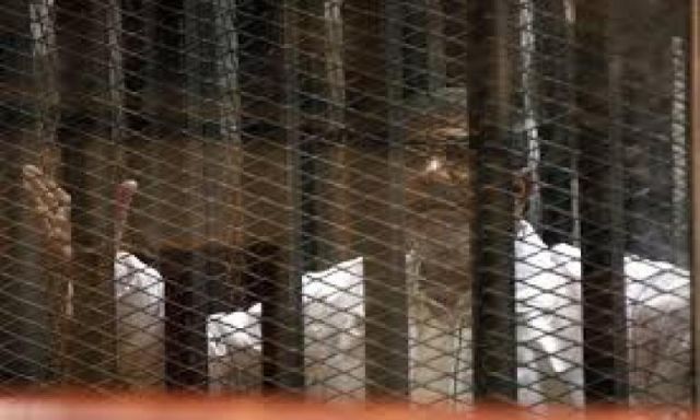 وصول مرسى وقيادات الإخوان إلى أكاديمية الشرطة لإستئناف محاكمتهم فى قضية ”وادى النطرون”