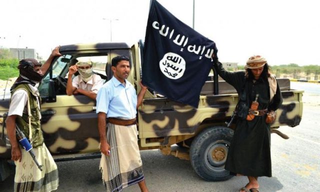 تنظيم القاعدة في اليمن يعدم 5 من عناصره بعد تجسسهم لصالح أمريكا