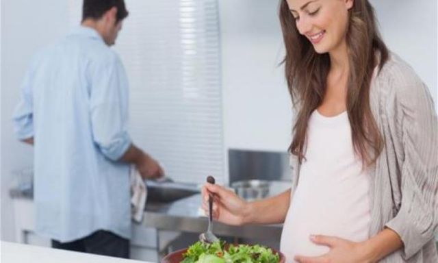 لماذا تُنصح الحامل بالأكل 6 مرات في اليوم؟