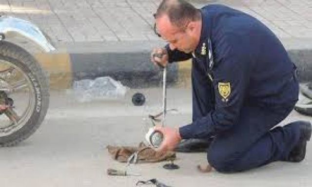 وتتوالى التفجيرات ..ضبط قنبلة بدائية الصنع أمام بنك القاهرة بـ”الهانوفيل”