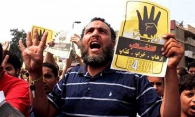 أنصار مرسي يتظاهرون أمام ”الرحمة” بالطالبية
