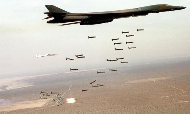 أمريكا: تنظيم القاعدة يستخدم أنواع جديدة من القنابل لتفجير الطائرات