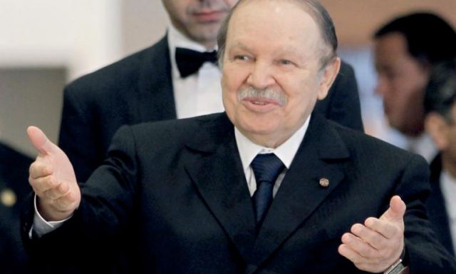 بوتفليقة :تكريم فرنسا للضحايا الجزائريين بالحرب العالمية اعترافا بتضحيات الشعب