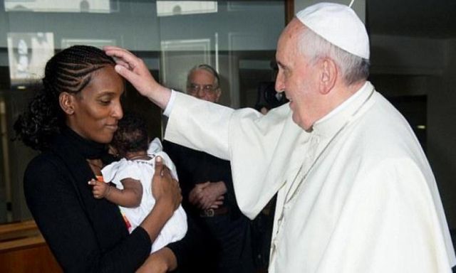 بابا الفاتيكان ”يبارك” ابنة السودانية ”المرتدة” عن الإسلام