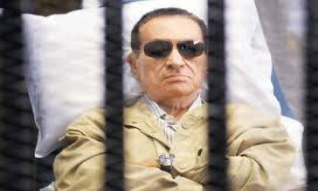 مبارك يصل أكاديمية الشرطة لحضور مرافعة الديب فى محاكمة القرن
