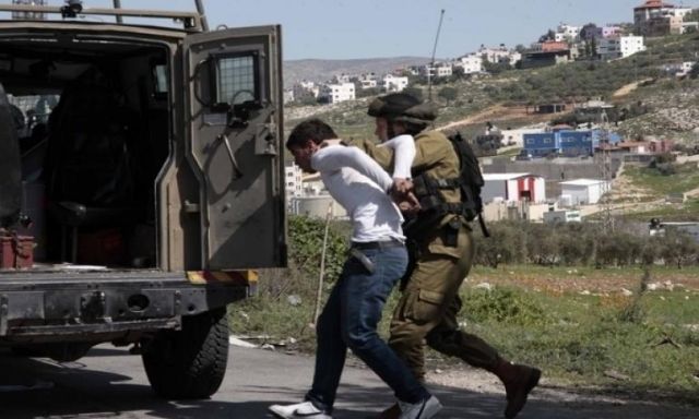 قوات الاحتلال تعتقل 7 فلسطينيين في القدس والخليل