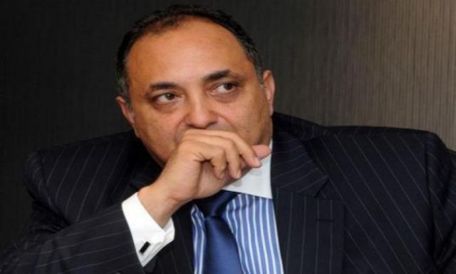 ياسر بركات يكتب:  إمبراطورية منصور عامر تهدد عرش وزير السياحة