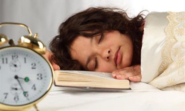 5 علاجات طبيعية بديلة للتغلب على مشاكل النوم
